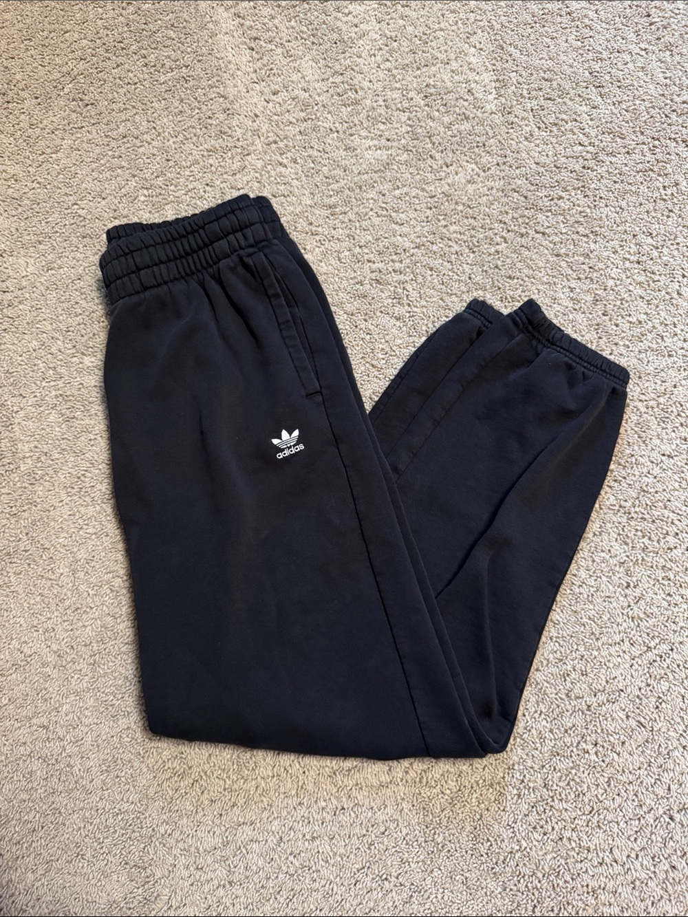 adidas Originals Women's Essentials Fleece Loose Joggers